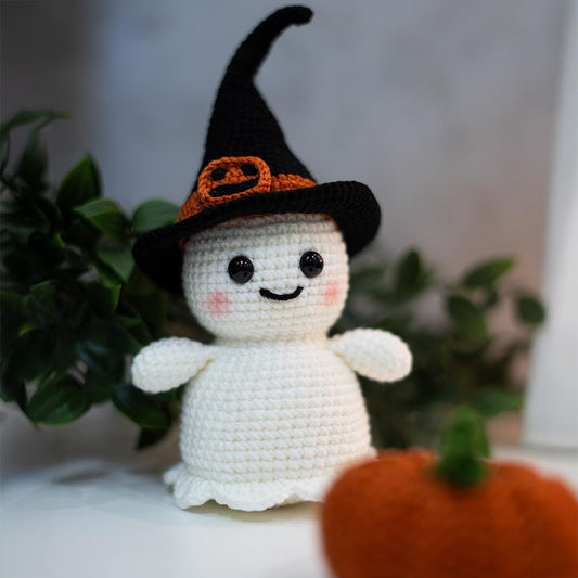 Cute Ghost Crochet Pattern – Halloween Amigurumi