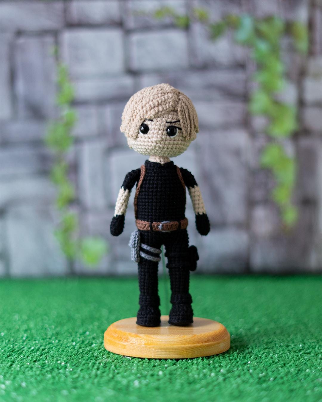 Leon Kennedy Crochet Pattern – Resident Evil Amigurumi Doll