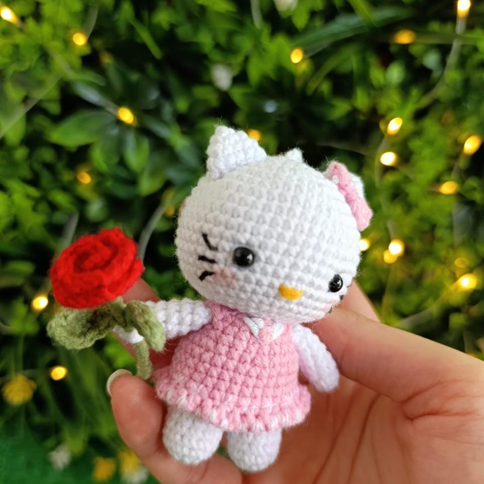 Hello Kitty Crochet Pattern – Sanrio Amigurumi