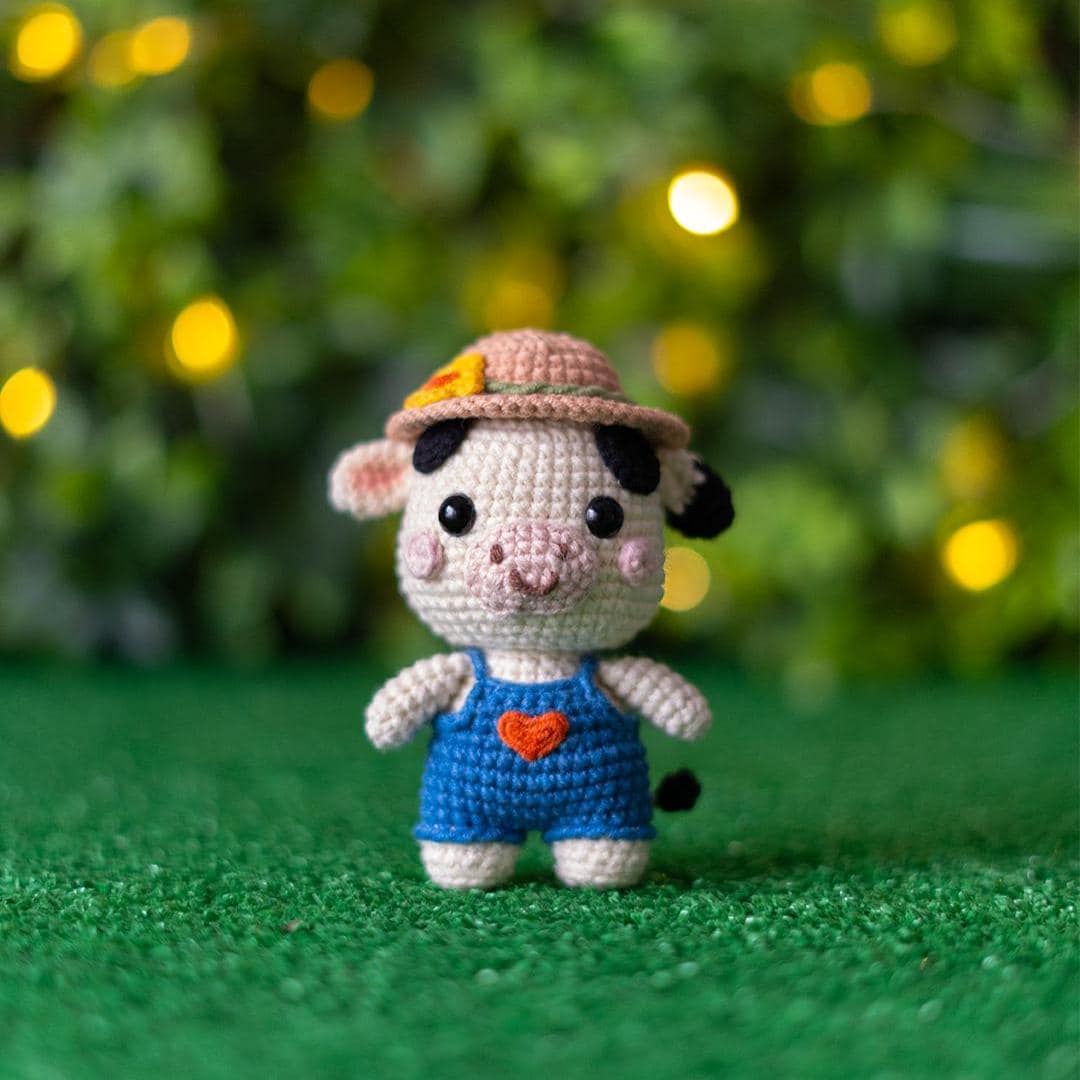 Cute Cow Crochet Pattern – Amigurumi Doll