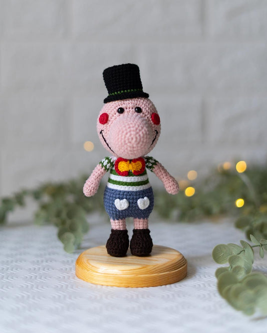 Crochet Pig Clown Amigurumi Pattern – Cute Circus Pig Doll