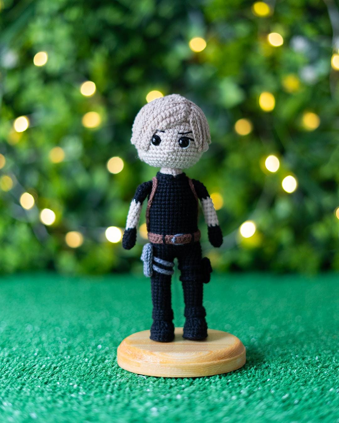 Leon Kennedy Crochet Pattern – Resident Evil Amigurumi Doll