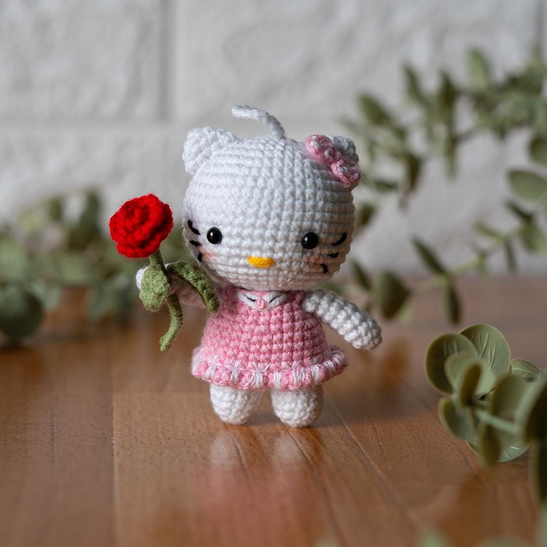 Hello Kitty Crochet Pattern – Sanrio Amigurumi